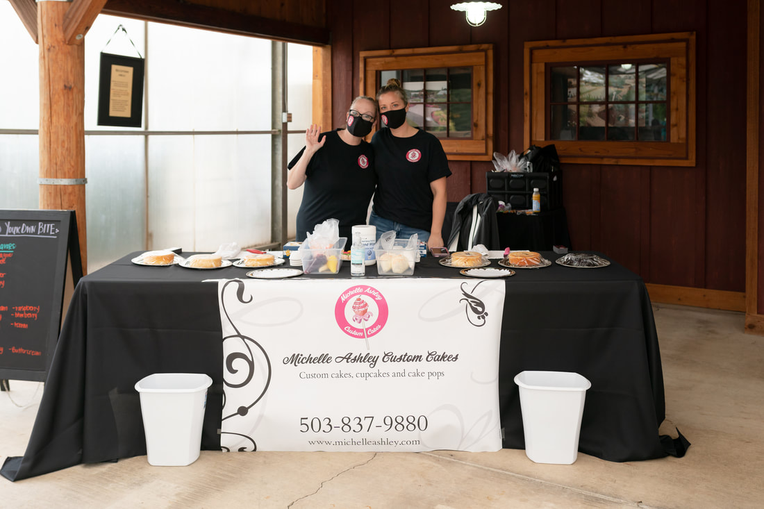 Michelle Ashley Custom Cakes at the 2020 Willamette Valley Wedding Professionals Wedding Showcase at Log House Garden at Willow Lake.