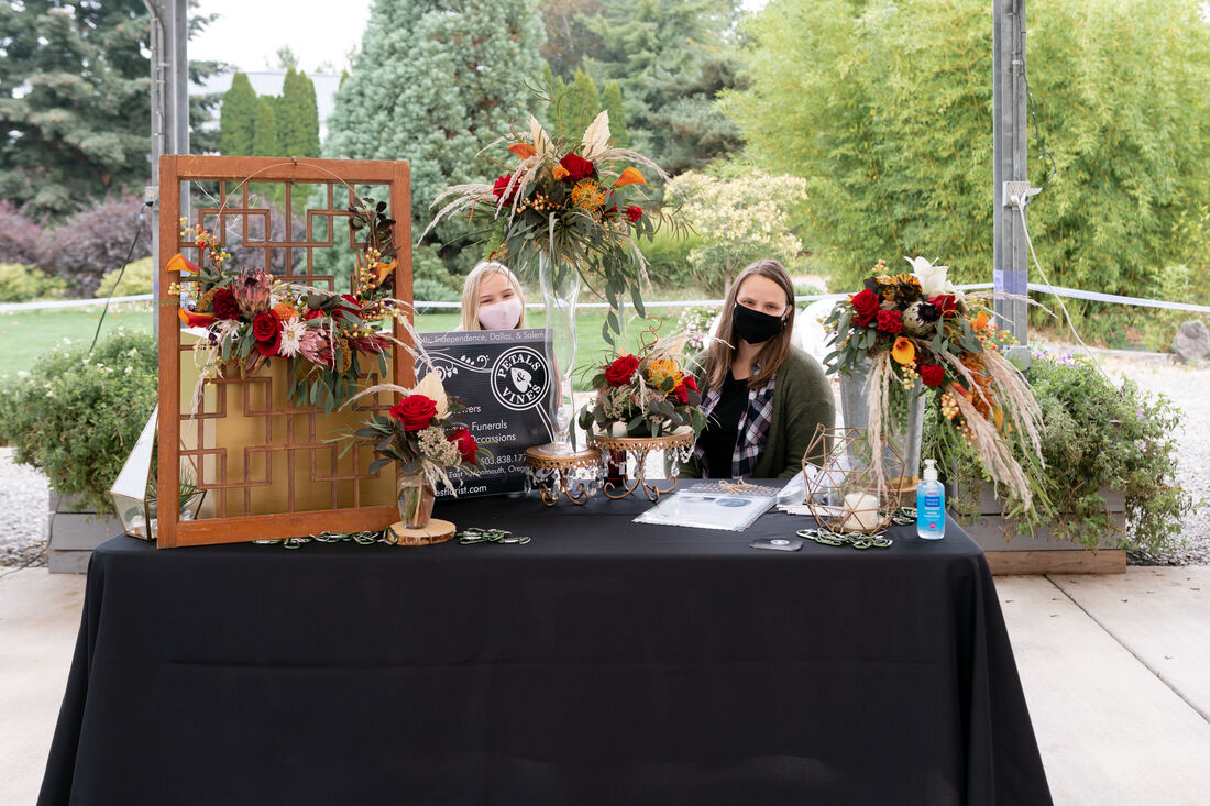 Petals and Vines at the 2020 Willamette Valley Wedding Professionals Wedding Showcase at Log House Garden at Willow Lake.